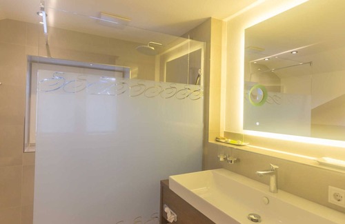 Unterach am Attersee House | Business double room - Attersee 7 - Hotel STADLER am Attersee, your lakeside hotel in the salt