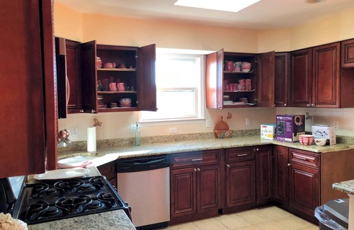 The Heights Apartment | Business& Family Friendly Balcony Jacuzzi Free Park