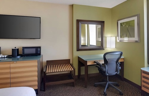 San Jose Hotel | Business-Friendly Property! 2 Enticing Units, Near Center of the Performing Arts