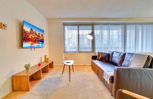 Aurora Highlands Apartment | Business or Vacations This Apt is Perfect to Both