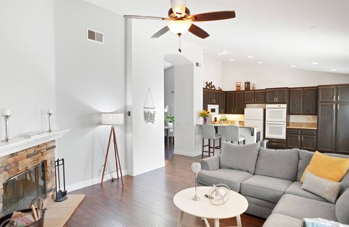 Canyon Country House | Business Rental in Beautiful and Safe Stone Crest Neighborhood