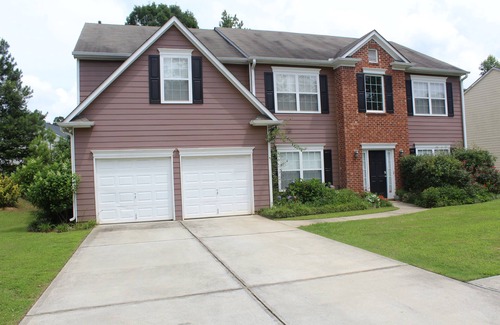 Fairburn House | BUSINESSES.DEALS FOR XTENDED STAYS. WELCOME.LARGE HOME Min FROM AIRPORT