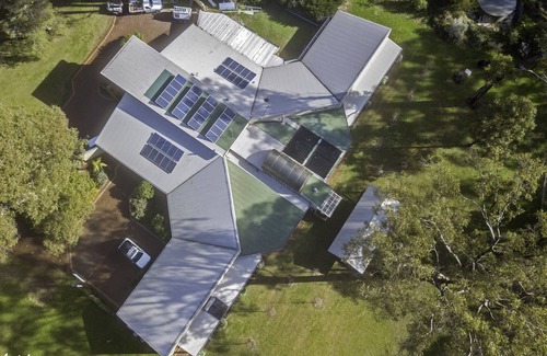 Reinscourt House | BUSSELTON FOREST HOLIDAY MANSION