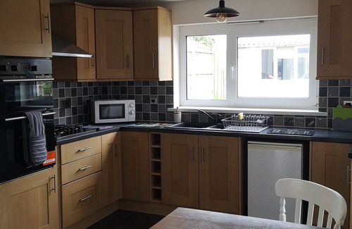 Pembroke Dock House | Butland House, spacious 3 bedroom semi-detached house.