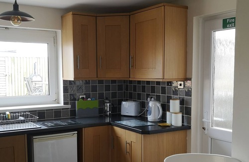 Pembroke Dock House | Butland House, spacious 3 bedroom semi-detached house.