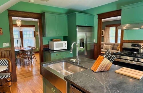 Morris House | Butler House Vacation in the lap of luxury in Morris NY ~ HEATED SALTWATER POOL