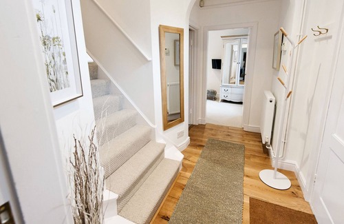 Pudleston House | BUTLERS COTTAGE IN DELIGHTFUL SETTING