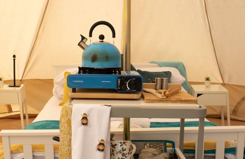 Dormston Apartment | Buttercup - Bell Tent in Dormston