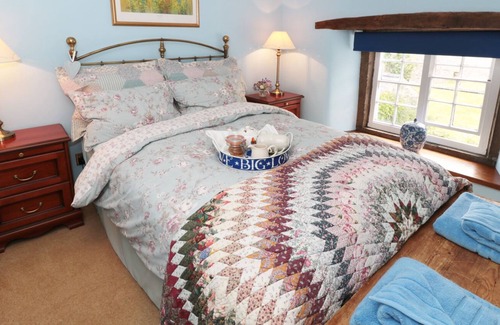 Castleton Cottage | Buttercup Cottage