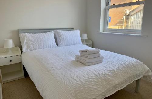 St Leonards-On-Sea House | Buttercup Cottage Off-Street Parking 2 Large SUVs 3 Minutes to Beach