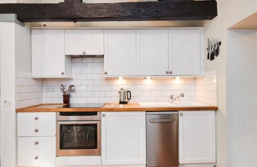 Bakewell House | Buttercup Down