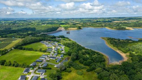 Lifton House | Buttercup Lodge, 33 Roadford Lake Lodges