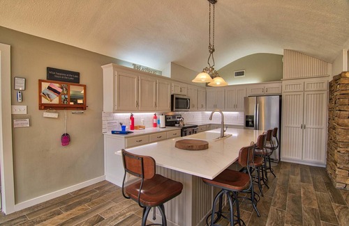 Kingsland House | Butterfly Beach House-Private Sandy Beach(100'), Boat Dock, 5BR/3BA, Sleeps 14