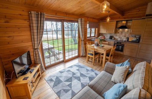 East Huntspill Cabin | Butterfly Lodge - Perfect for couples and young families