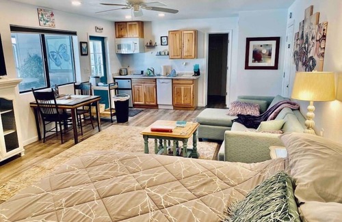 Ahwahnee Apartment | Butterfly Suite/Hot Tub/BBQ/Private