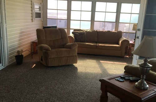Earlville House | Buttonwood RV Beach Resort