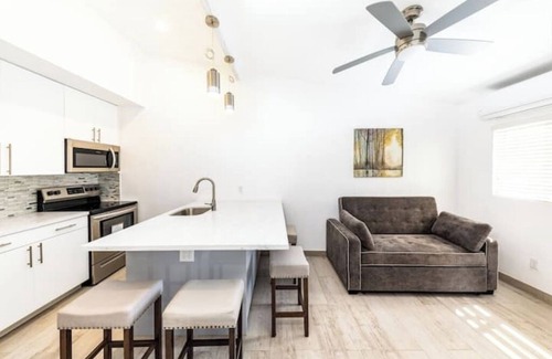 Kew Town Settlement Apartment | Buttonwood Lodge Unit #3
