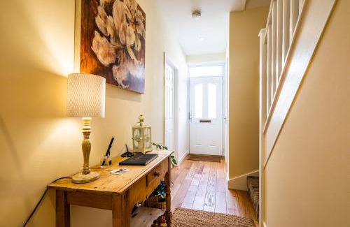 Buxton House | Buxton centre cosy cottage with free secure parking