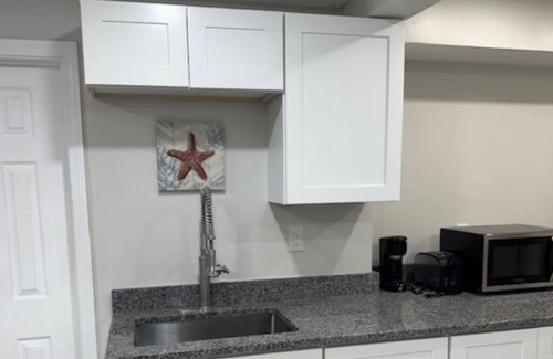 West Wareham Apartment | Buzzard Bay Beach House 3 minute walk to beach firepit bbq grill water park