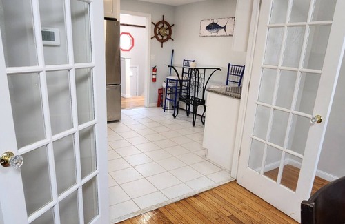 Buzzards Bay Apartment | Buzzard's Bay Beach House Upper