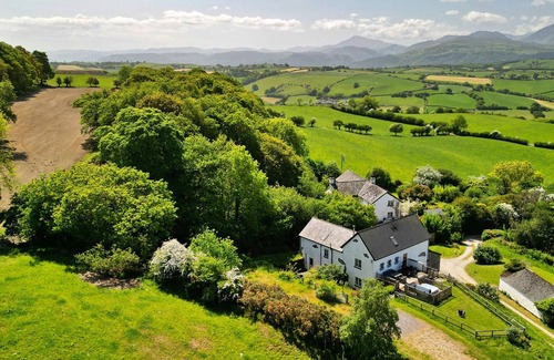Eglwysbach House | Buzzards View by Interhome