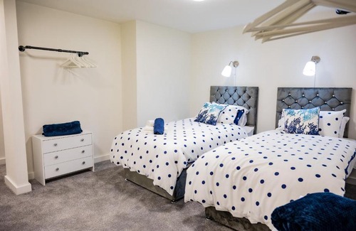 Bradford Apartment | BV Basement Navy Diamond Suites Apt