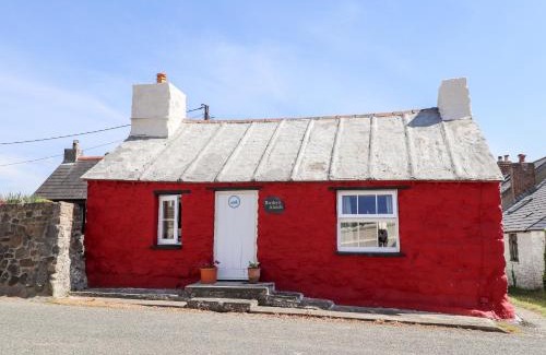 Trefin House | Bwthyn Alarch