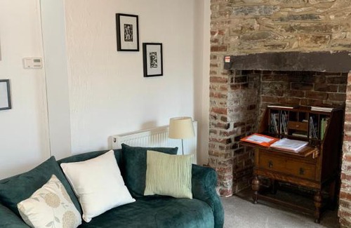 Bangor House | Bwthyn Bach Gilfach
