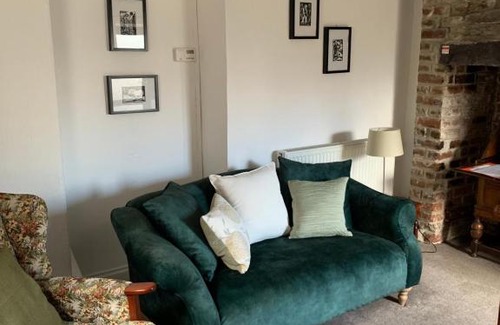 Bangor House | Bwthyn Bach Gilfach