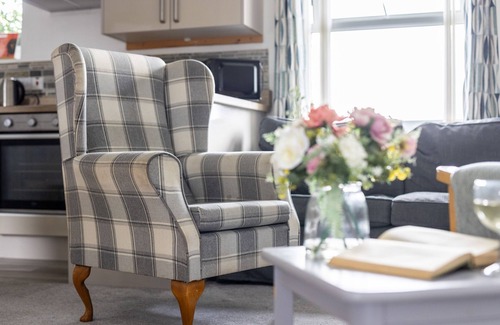 Ty Croes Cottage | Bwthyn Branwen - Accessible, pet-friendly cottage, Aberffraw