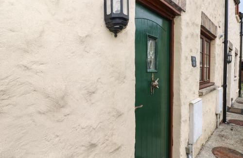 Haverfordwest House | Bwthyn Canol