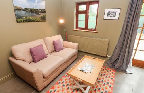 Haverfordwest House | Bwthyn Canol