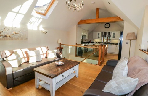 Penmaenmawr Cottage | BWTHYN CARREGWEN, pet friendly, with open fire in Dwygyfylchi
