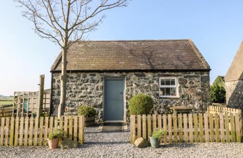 Rhyd-y-clafdy House | Bwthyn Celyn Holly Cottage