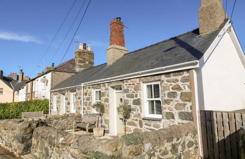 Edern House | Bwthyn Cerrig Man Pebble Cottage