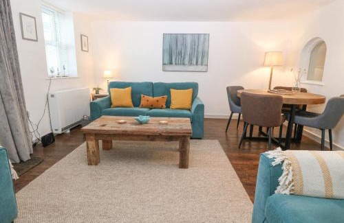 Edern House | Bwthyn Cerrig Man Pebble Cottage
