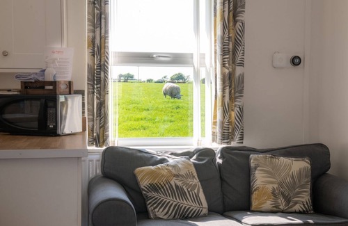 Ty Croes Cottage | Bwthyn Dwynwen - A two bed, pet-friendly cottage in Aberffraw
