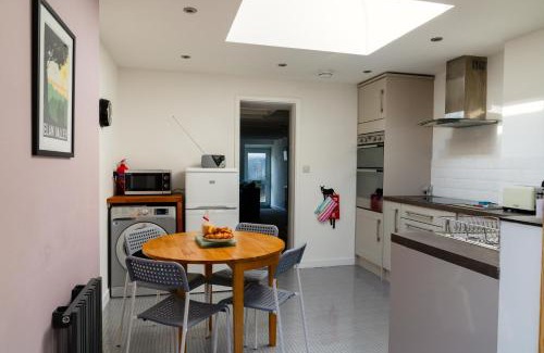 Machynlleth House | Bwthyn Gweilch