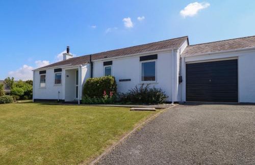 Edern House | Bwthyn Gwyn Bach