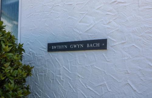 Edern House | Bwthyn Gwyn Bach