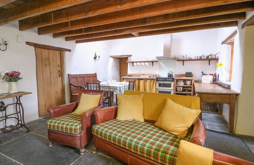 Boncath Cottage | BWTHYN LAN, family friendly, character holiday cottage in Boncath