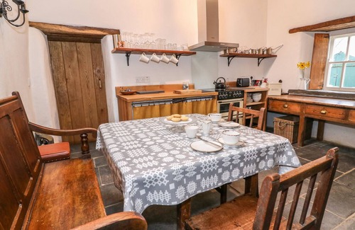 Boncath Cottage | BWTHYN LAN, family friendly, character holiday cottage in Boncath