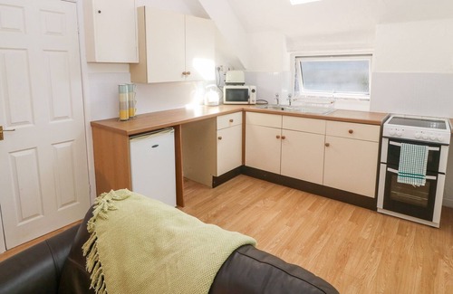 Llanystumdwy Cottage | BWTHYN, pet friendly, with a garden in Criccieth