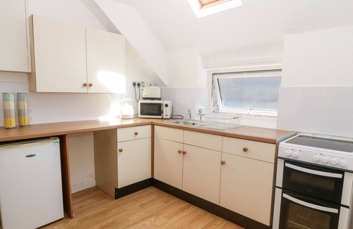 Llanystumdwy Cottage | BWTHYN, pet friendly, with a garden in Criccieth