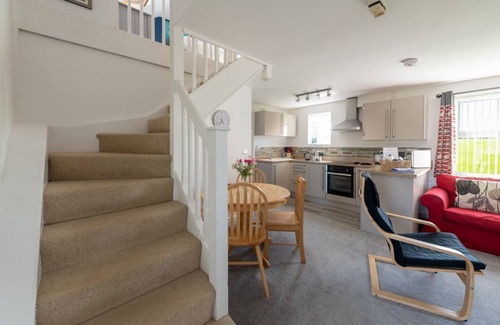 Ty Croes Cottage | Bwthyn Siwan: Two bedroom, pet-friendly holiday cottage