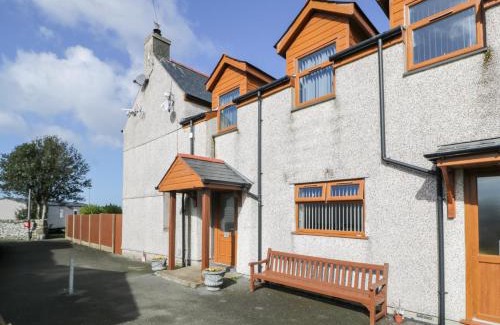 Talybont House | Bwthyn Y Mor