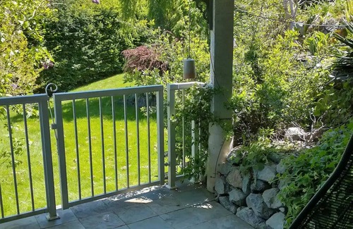 Chemainus House | By the Bay Lavender's Villa-Provence Suiten