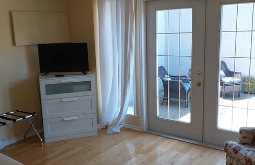 Chemainus House | By the Bay Lavender's Villa- Sunset Suiten