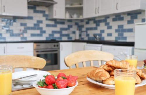 Harlyn Apartment | BY THE BEACH Harlyn Bay