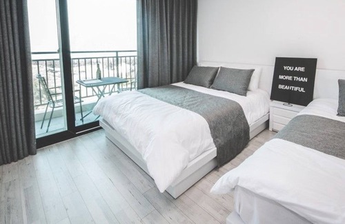 Aewol Hotel | By the Hill Jeju